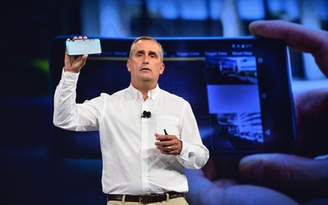 Intel giới thiệu smartphone và máy tính nhỏ gọn thế hệ 2