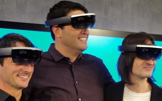 Microsoft ra chiến dịch kiếm người hỗ trợ nghiên cứu HoloLens