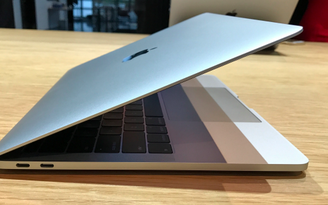 Apple giảm giá bán phụ kiện kết nối MacBook Pro mới