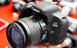 Canon ra mắt loạt máy ảnh cao cấp EOS M6, 800D và 77D