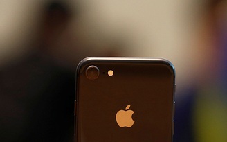 Vì sao phí thay thế kính mặt sau iPhone 8 quá cao?