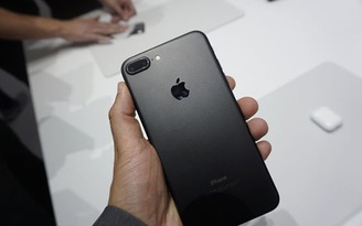 Giám đốc thiết kế Apple chê iPhone 7 Plus 'lỗi thời và rời rạc'