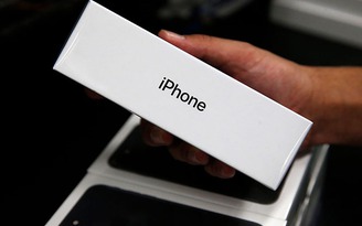 Apple bị 'hỏi thăm' vì làm chậm iPhone cũ