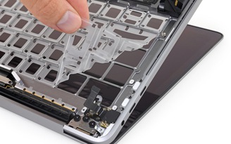 Bàn phím Macbook Pro mới được thiết kế để sửa sai