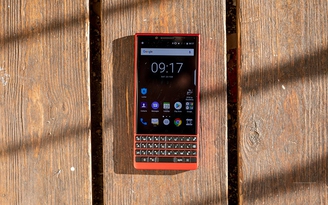 BlackBerry Key2 thêm sắc đỏ, không gian lưu trữ gấp đôi