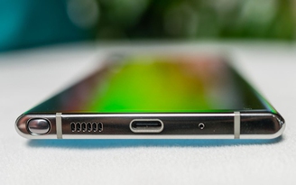 Tại sao Samsung bỏ jack âm thanh trên bộ đôi Galaxy Note 10?