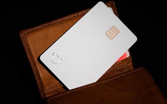 Apple khuyên không nên bỏ thẻ tín dụng Apple Card vào ví da