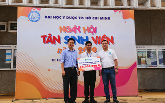 YouMed Việt Nam trao học bổng cho thủ khoa Y Dược
