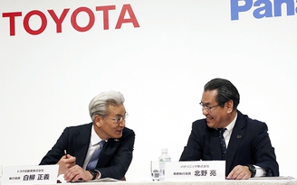 Toyota và Panasonic bắt tay sản xuất pin xe điện