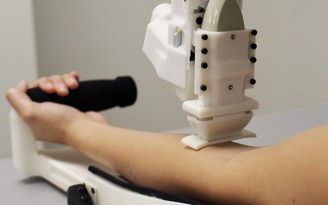 Robot lấy máu có tỷ lệ chính xác cao hơn con người