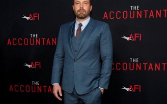 Ben Affleck cai nghiện rượu trong phim lẫn ngoài đời