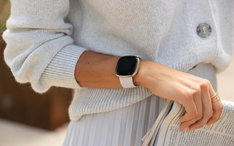 Fitbit ra mắt loạt thiết bị đeo thông minh mới