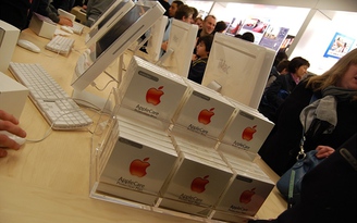 AppleCare+ giảm phí dịch vụ khi kính mặt lưng iPhone hư hỏng