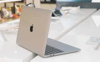 MacBook Pro M2 2022 mở bán tại Việt Nam