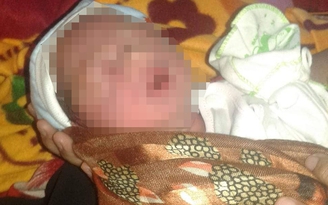 Bé trai sơ sinh bị bỏ rơi trước cổng trạm y tế xã ở Hà Tĩnh