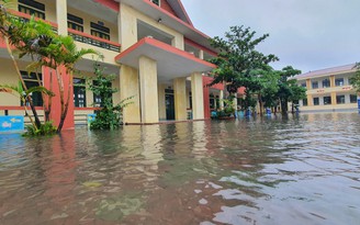 Gần 40.000 học sinh Hà Tĩnh phải nghỉ học do mưa lũ
