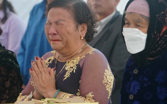 Hà Tĩnh: Xúc động lễ tưởng niệm 64 liệt sĩ hy sinh tại Gạc Ma