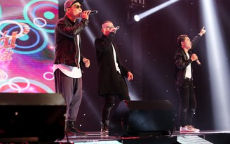 Nhóm MTV khuấy động sân khấu 'Bài hát hay nhất'