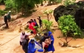 Nhiều người bị mắc kẹt trong lũ quét ở Lạng Sơn