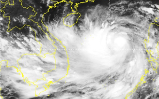 Vì sao bão Noru trên Biển Đông khó suy yếu mà còn mạnh lên?