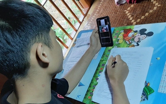 Nam sinh Nghệ An không còn phải leo đồi, ngồi lán đón sóng 3G học trực tuyến