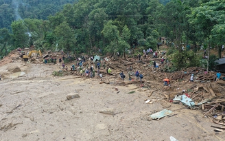 1.207 người tham gia tìm kiếm nạn nhân mất tích trong sạt lở đất ở Quảng Nam
