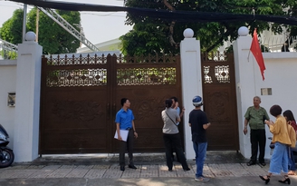 Nhà bà Lê Hoàng Diệp Thảo đóng chặt cửa, thi hành án 'không thể cưỡng chế'