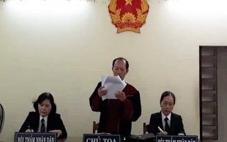 Việt kiều đòi bồi thường 56.000 USD sau mổ mắt hỏng: Tòa bác đơn khởi kiện
