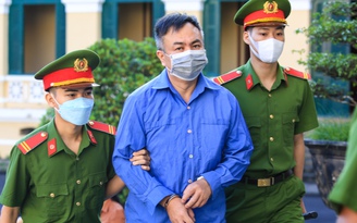 Xét xử cựu Giám đốc Bệnh viện Mắt TP.HCM Nguyễn Minh Khải và đồng phạm
