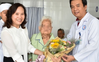 Phẫu thuật thay khớp háng thành công cho cụ bà 110 tuổi