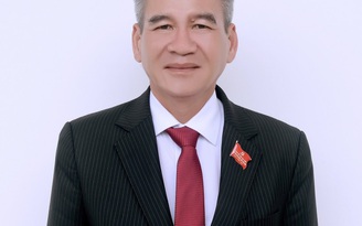 Ông Lữ Văn Hùng được bầu giữ chức Chủ tịch HĐND tỉnh Bạc Liêu