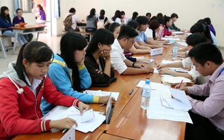 Nhiều trường tiếp tục công bố điểm xét tuyển tạm thời