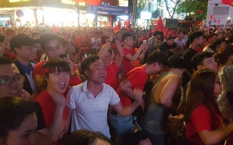 Chung kết U.22 Việt Nam - U.22 Indonesia: người trẻ vỡ òa trước pha ghi bàn của Văn Hậu