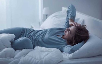 Ngày mới với tin tức sức khỏe: Sau tiêm mũi 3, bạn có khó ngủ?