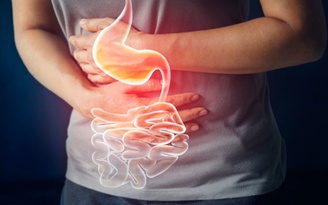 Ngày mới với tin tức sức khỏe: Bạn đã biết cơn đau bụng do nhiễm Omicron?