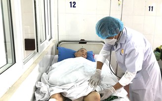 Tưởng đau khớp đi chích lể, đến bệnh viện mới biết bị 'vi khuẩn ăn thịt người'