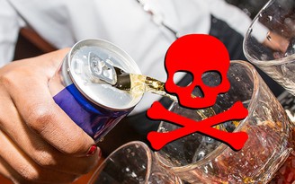 Chuyên gia: Tại sao uống rượu pha nước ngọt có thể gây nguy hiểm đến tính mạng?