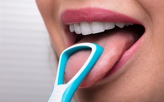 Chuyên gia nói gì về việc cạo lưỡi khi đánh răng?