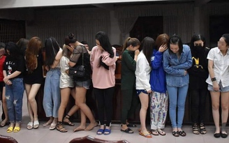 Đông Hà: 30 'nam thanh nữ tú' bị bắt quả tang 'quẫy tới sáng với ma túy'