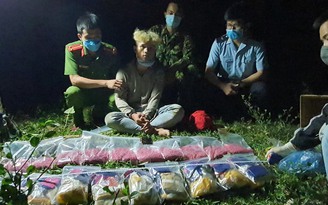 Quảng Trị: Bắt quả tang nghi phạm vận chuyển 60.000 viên ma túy giữa đêm khuya
