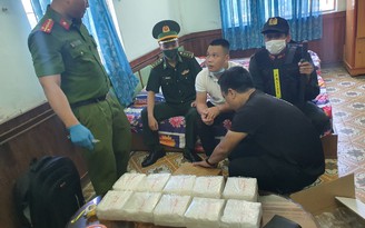 Quảng Trị: Bắt 3 nghi phạm mang theo súng vận chuyển 30 kg ma túy trên sân ga