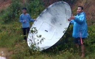 Quảng Trị: Thiết bị điện gió rơi từ độ cao hơn 100 m xuống khu dân cư