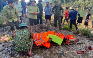Quảng Bình: Cán bộ khu dự trữ thiên nhiên bị nước cuốn trôi khi đi tuần tra rừng
