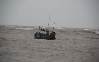 Quảng Trị: 2 vụ chìm thuyền trên biển, 3 ngư dân may mắn được cứu sống