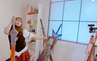 Lộ clip hậu trường giả gái 'siêu nhắng nhít' của Vinh Râu