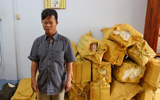 Tây Ninh: Bị tạm giữ hình sự vì vận chuyển gần 12.000 gói thuốc lá lậu