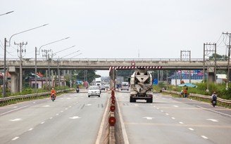 Cửa ngõ ra vào Tây Ninh trên Quốc lộ 22 có chốt kiểm tra phòng dịch Covid-19