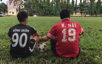 Cựu tuyển thủ Nguyễn Hồng Hải viết tiếp giấc mơ bóng đá cùng con trai Cựu tuyển thủ Nguyễn Hồng Hải viết tiếp giấc mơ bóng đá cùng con trai