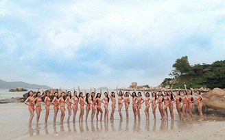 Thí sinh Hoa khôi miền Trung nóng bỏng với bikini