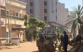 170 người bị bắt làm con tin trong khách sạn ở thủ đô Mali